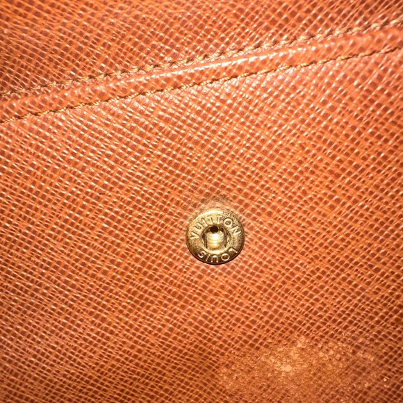 Authentic Louis Vuitton monogram wallet - Picture 5 of 14